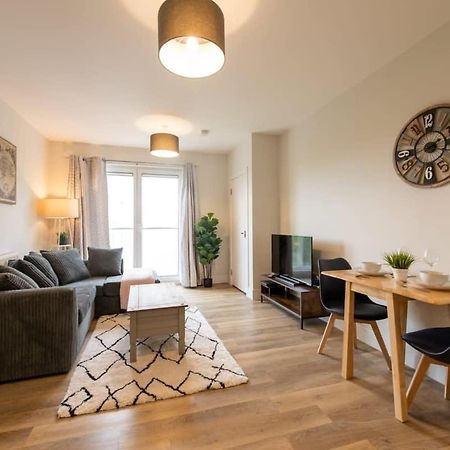 Fantastic 1 Bed Apartment In Crawley Esterno foto