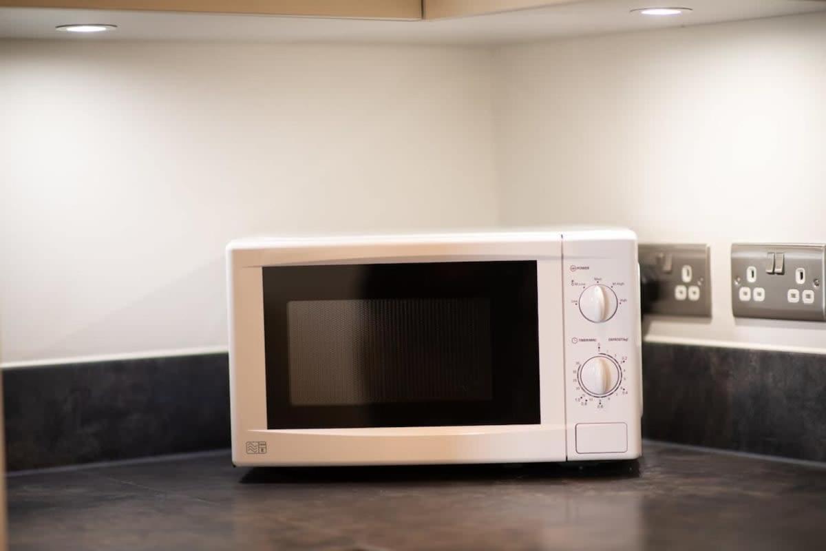 Fantastic 1 Bed Apartment In Crawley Esterno foto