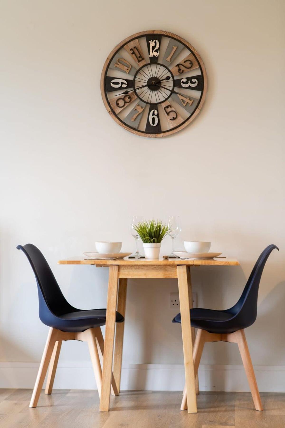 Fantastic 1 Bed Apartment In Crawley Esterno foto